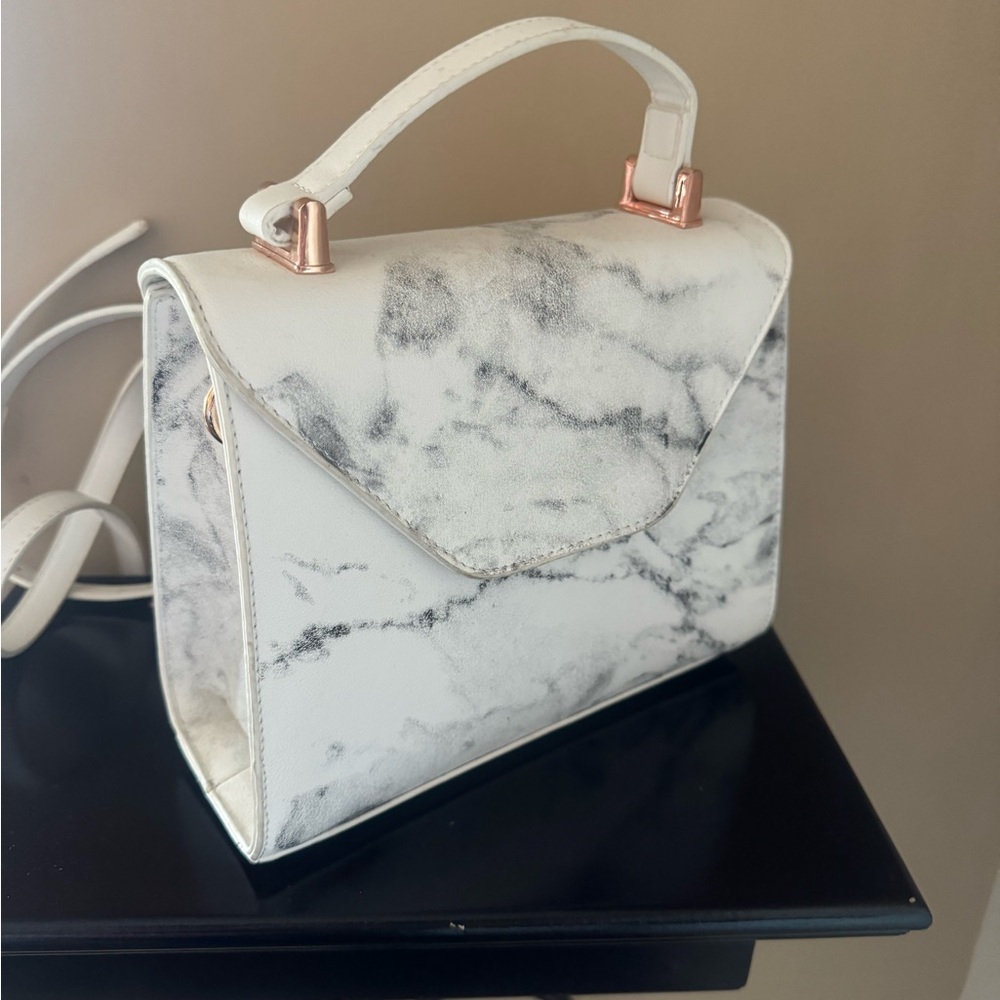 White Marble Purse Rose Gold Never Worn Excellent Condition Charming Charlie